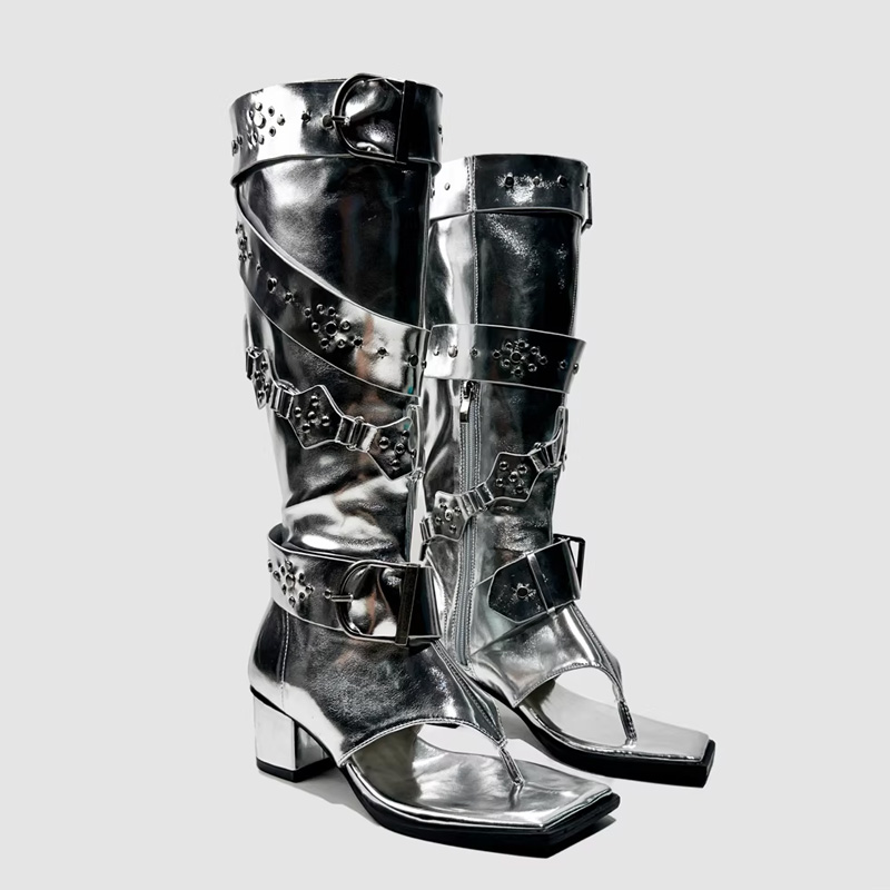 Botas de Salto Alto com Fivela - Leather Classic Strap avaliação e preço